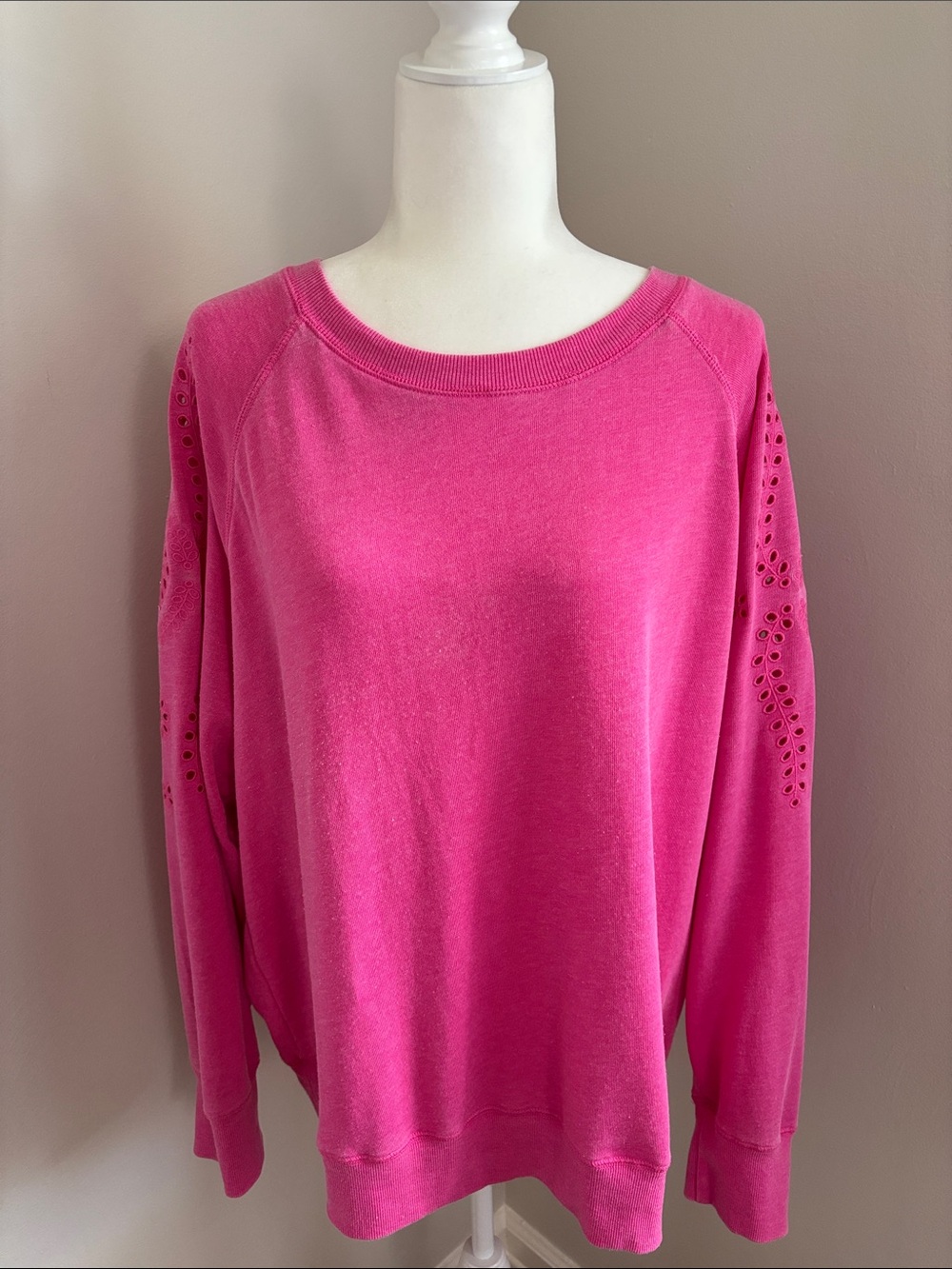 Women's Hot Pink Pullover Sweatshirt